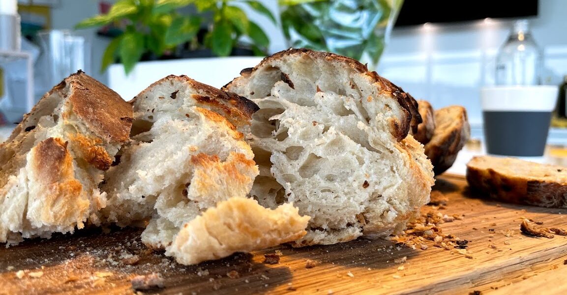 Ciabatta cibatta opskrift på Ciabattabrød siabatta bread recipe italienske brød hjemmelavet sådan laver du hvordan laver man sprød skorpe lækre brød til tapas italiensk brød store huller