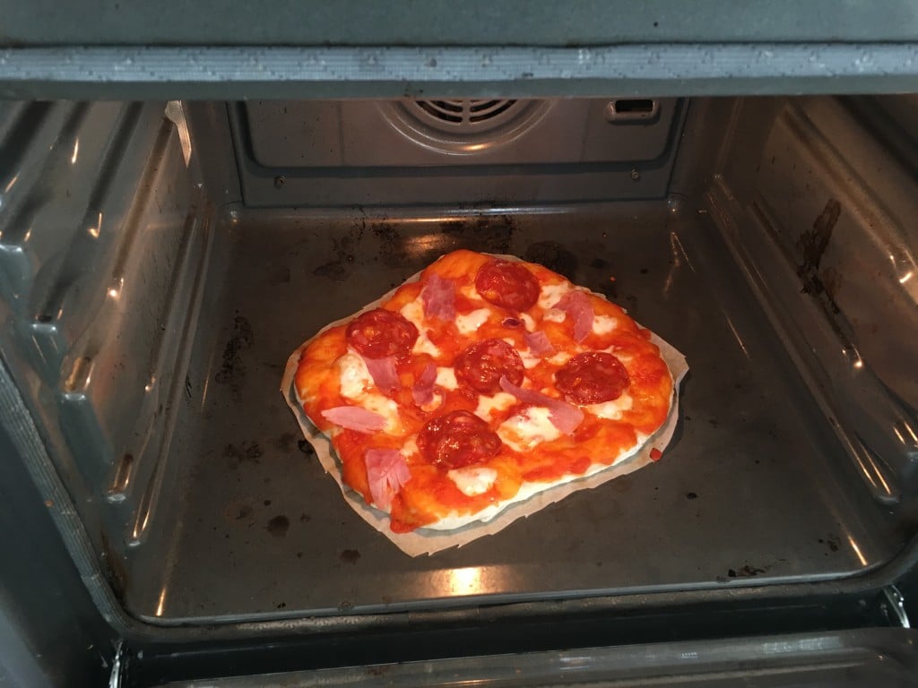 bedste pizza dej pizzadej sprød pizzabund sådan laver du italiensk pizzabund, der er super lækker god opskrift på pizzadej