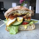 club sandwich clubsandwich med kylling dressing hjemmebagt brød