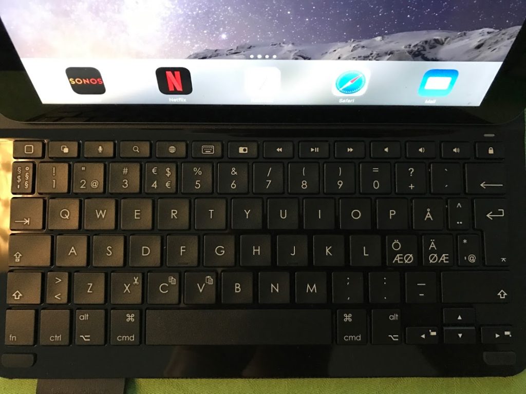 Logitech Type+ keyboard Ipad Air