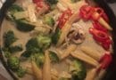 Nem thairet med kylling og karrypasta (opskrift)