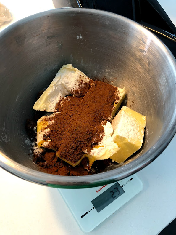 kanelstang opskrift på hjemmebagt kanelstænger remonce kanel brun farin creme kagecreme