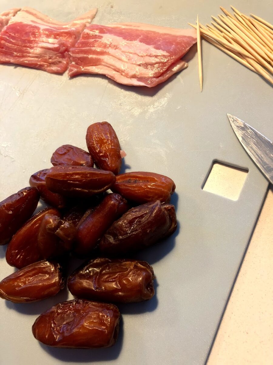 opskrift dadler med baconsvøb dadler med bacon om dadler gode tips tapas bord