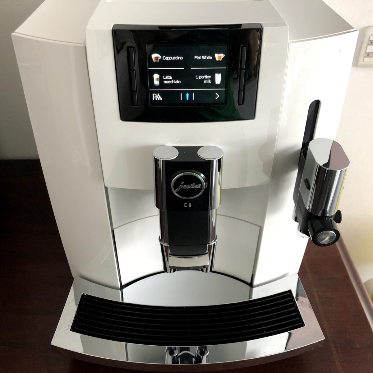 test af jura e8 automatisk espressomaskine anmeldelse Jura E80 fuldautomatisk kaffemaskine god crema er den god erfaring