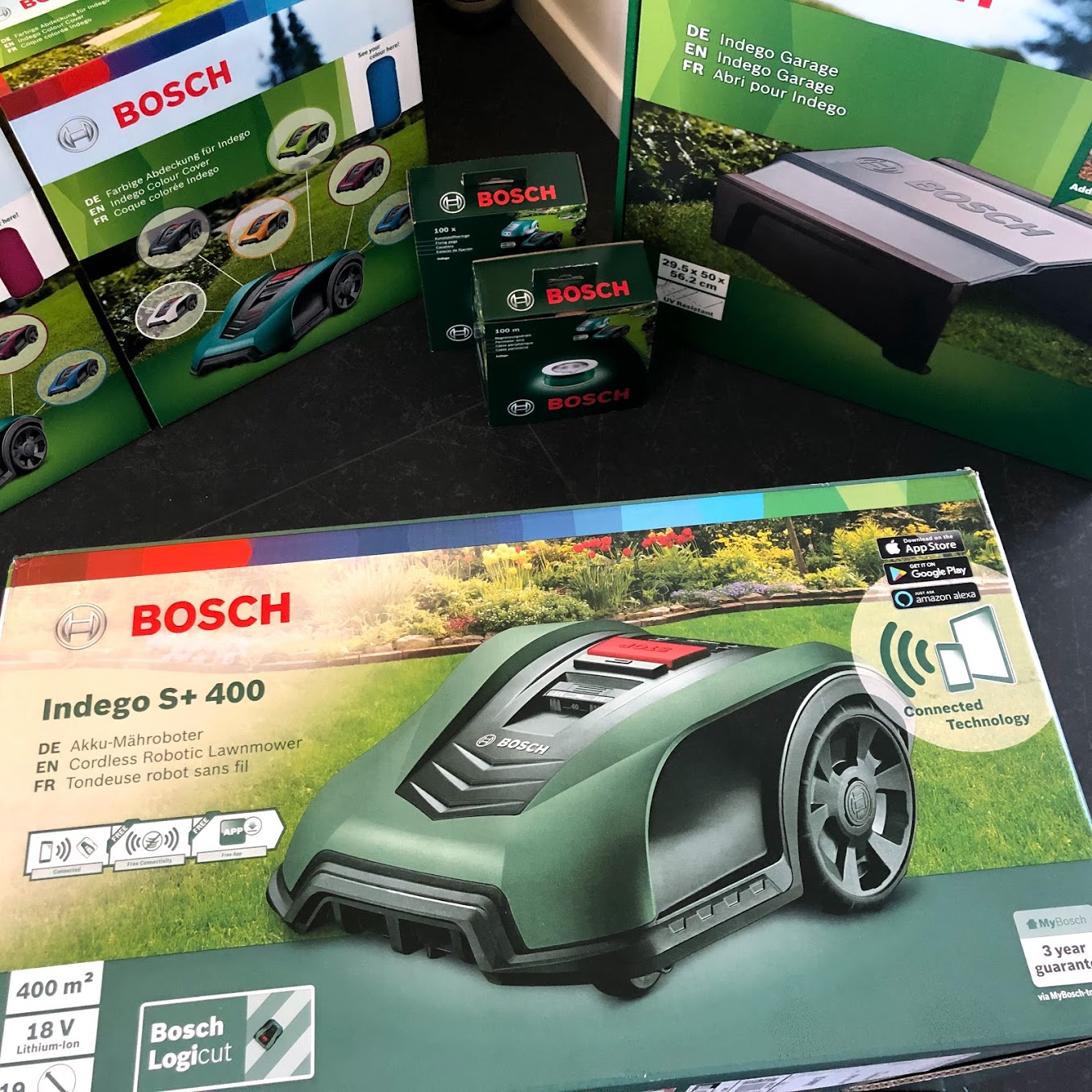 Test af Bosch Indego 400 connect s+ s+400 erfaring test anmeldelse review garage virker god robotplæneklipper støjniveau lydniveau