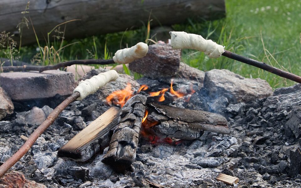 opskrift på snobrød bedste god hvordan laver man snobrødene velsmagende over bål grill børn fødselsdag