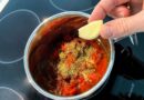 opskrift tomatsauce hjemmelavet god med chili og oregano basilikum timian pizza pastaret pasta spaghetti med hvidløg