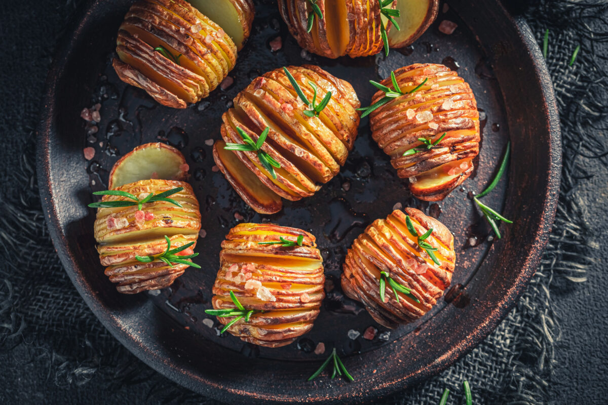 hasselback kartofler hasselbagte kartoffel opskrift på sådan laver du hvordan laver man hasselbagte kartofler