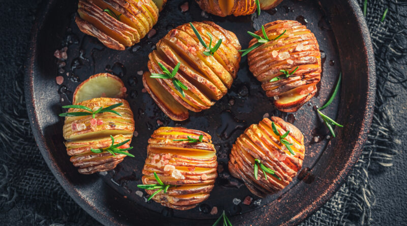 hasselback kartofler hasselbagte kartoffel opskrift på sådan laver du hvordan laver man hasselbagte kartofler