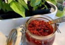 chili sauce opskrift hjemmelavet hvordan laver man chilisauce olie chilli sovs friske chilier eller tørret tomat hvilken olje
