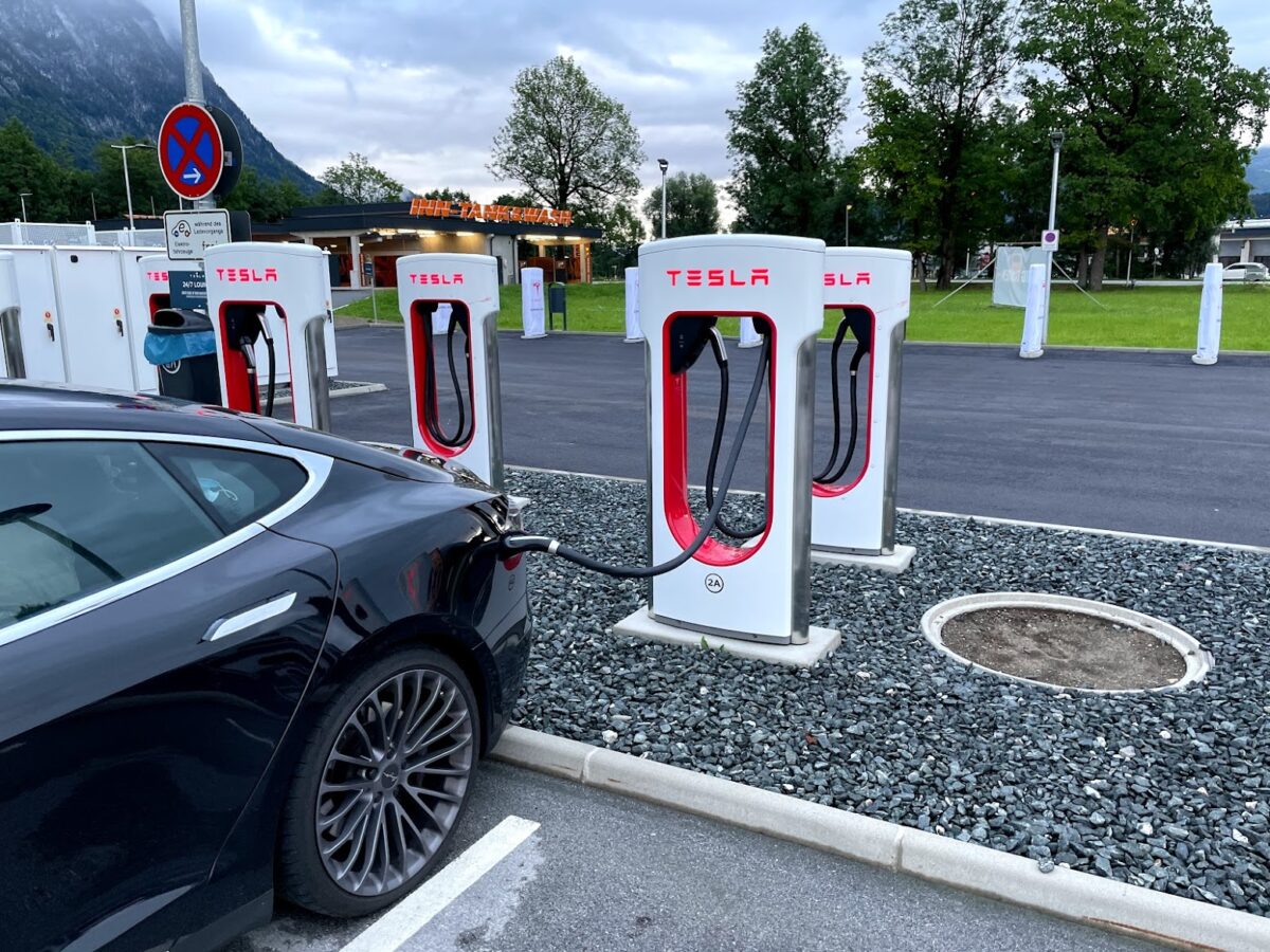 tesla supercharger Tur til toscana i en Tesla model s 3 x y italien lucca pisa firenze