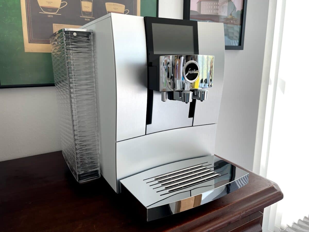 test jura z10 god kaffemaskine fuldautomatisk automatisk bedre end e8 hvid grå bedste espressomaskine
