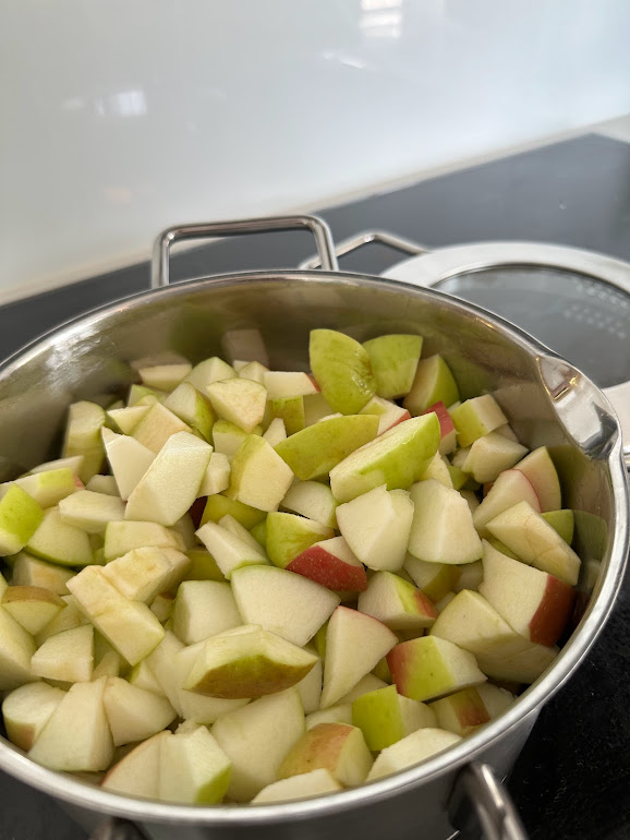 opskrift æblemos æblegrød kanel sukker syrlige æbler