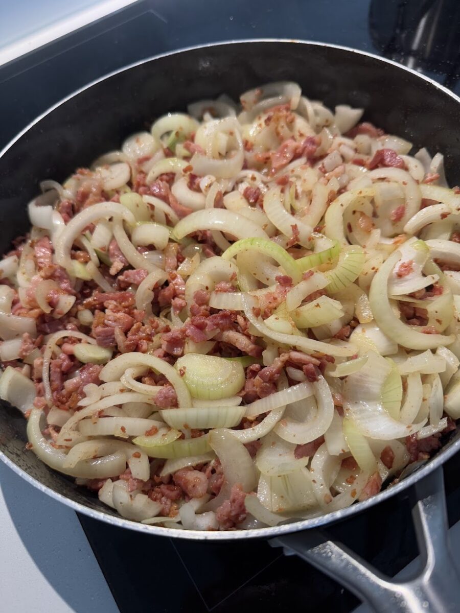 kartoffelmos opskrift brændende kærlighed bedste god brændene kræligehed bløde løg bacon og kartoffel mos