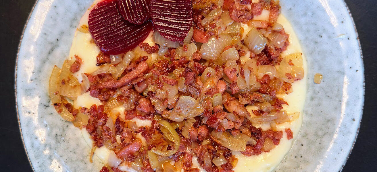 opskrift brændende kærlighed god hvordan laver man kartoffelmos med bacon og løg karamelliserede