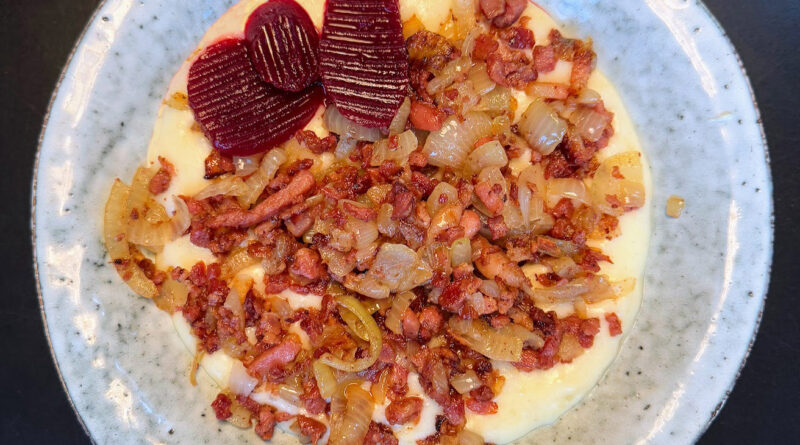 opskrift brændende kærlighed god hvordan laver man kartoffelmos med bacon og løg karamelliserede