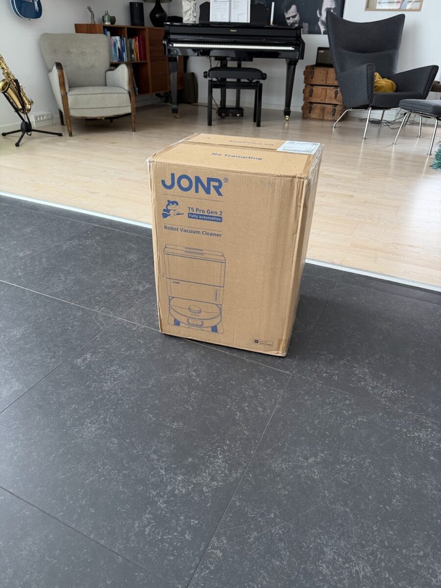 Unboxing af jonr t5 pro gen 2 robotst&oslash;vsuger med moppefunktion. Test og anmeldelse af en god. T&aelig;nk. God pris.