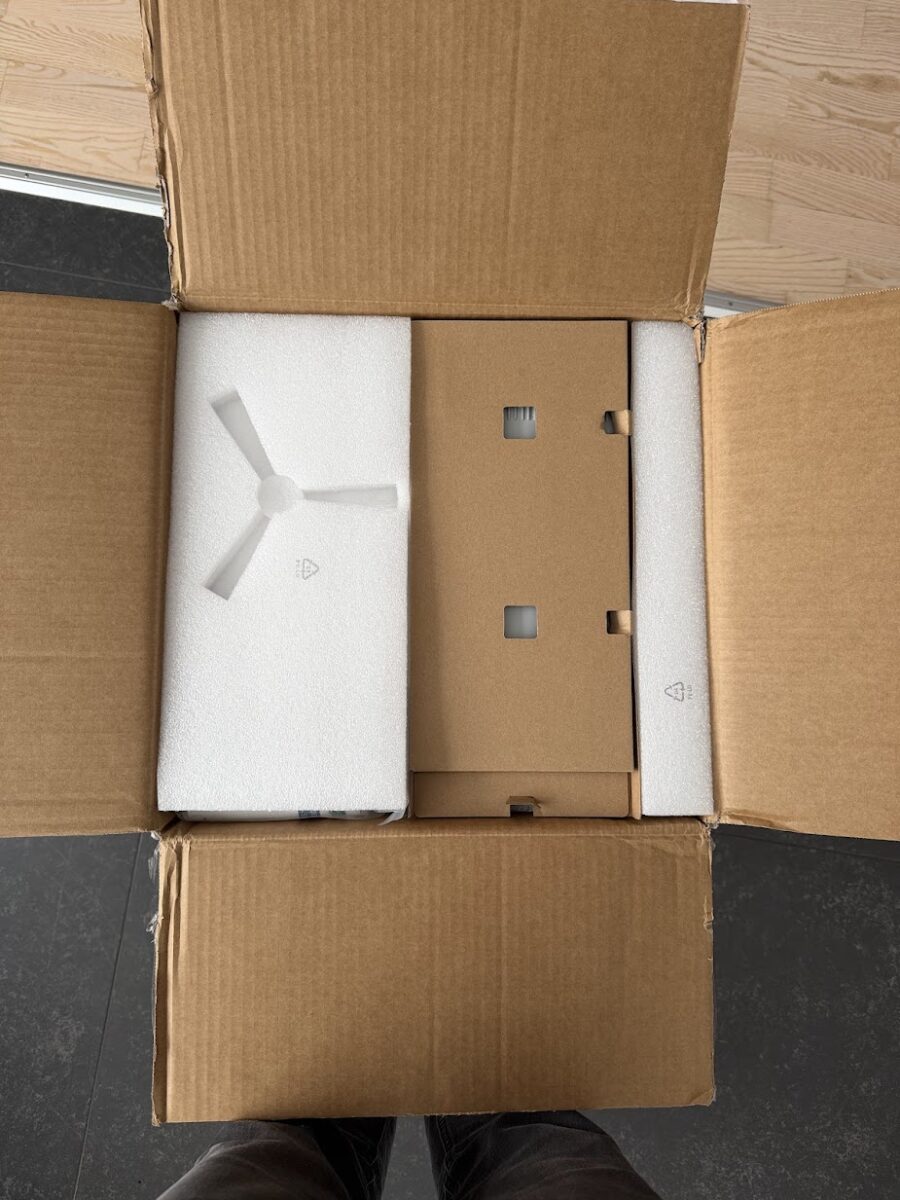 Unboxing af jonr t5 pro gen 2 robotst&oslash;vsuger med moppefunktion. Test og anmeldelse af en god. T&aelig;nk. God pris.