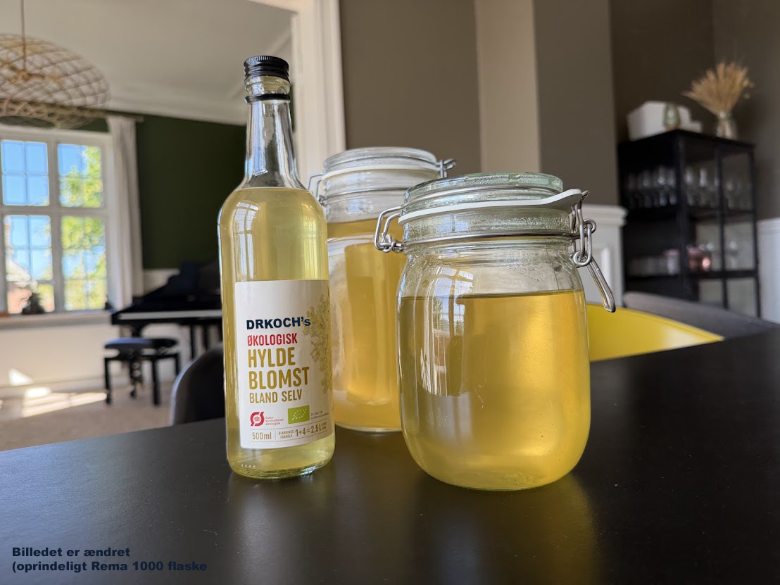 opskrift på hjemmelavet hyldeblomstsaft